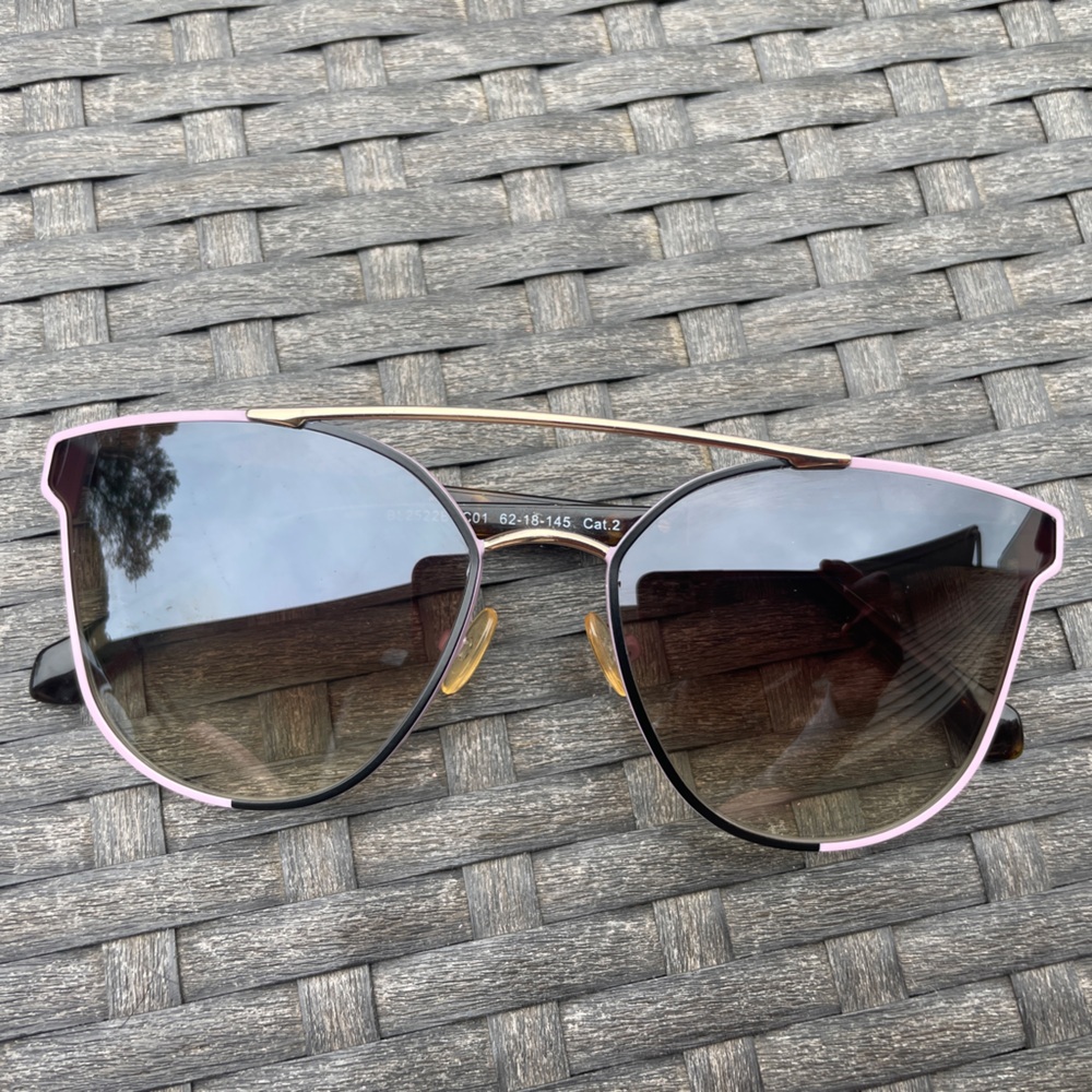 Authentic - Balmain Black and Pink Sunglasses NO SCRATCHES